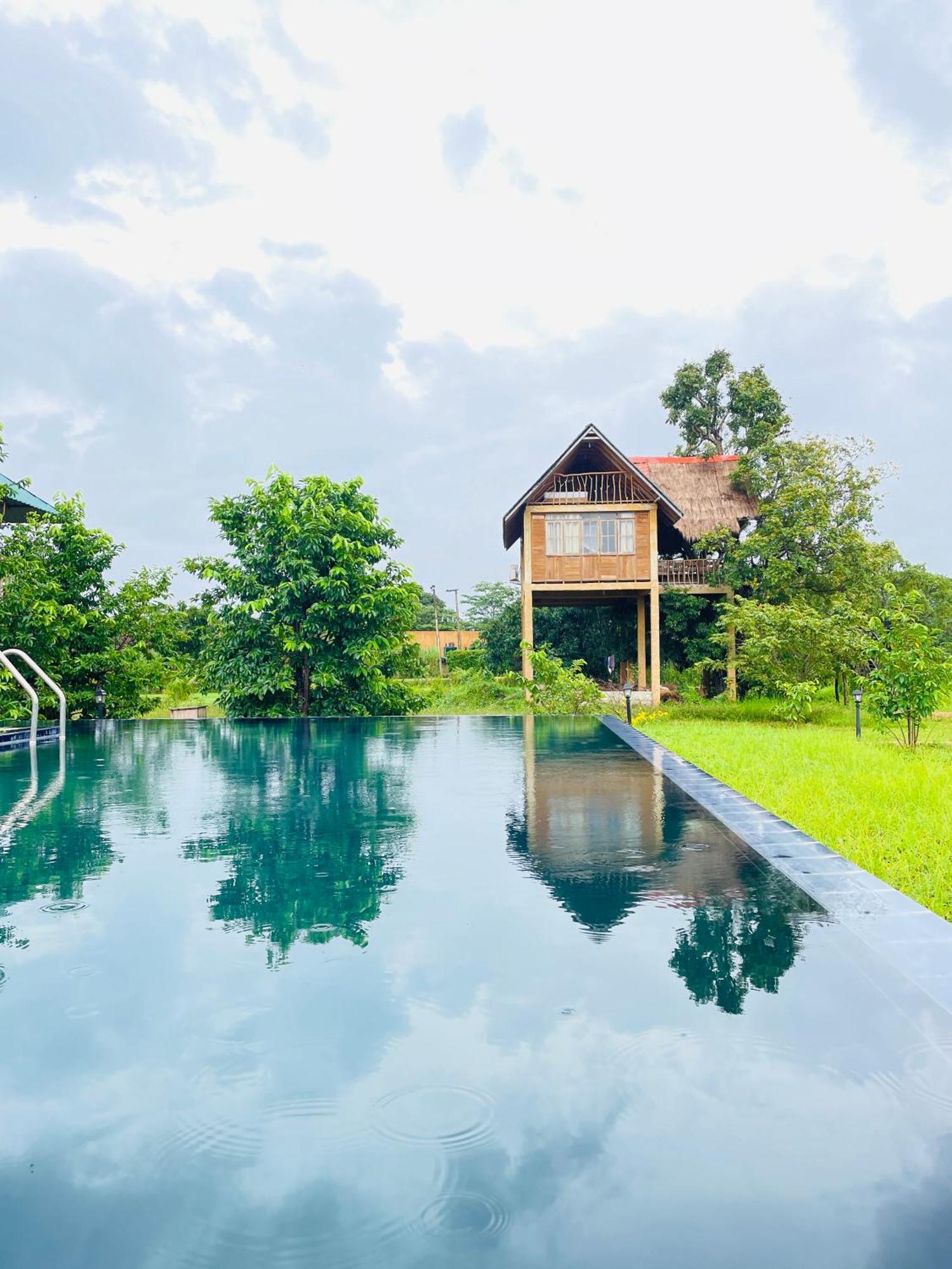 Отель Prana Ayurveda Chalet- Сигирия Экстерьер фото