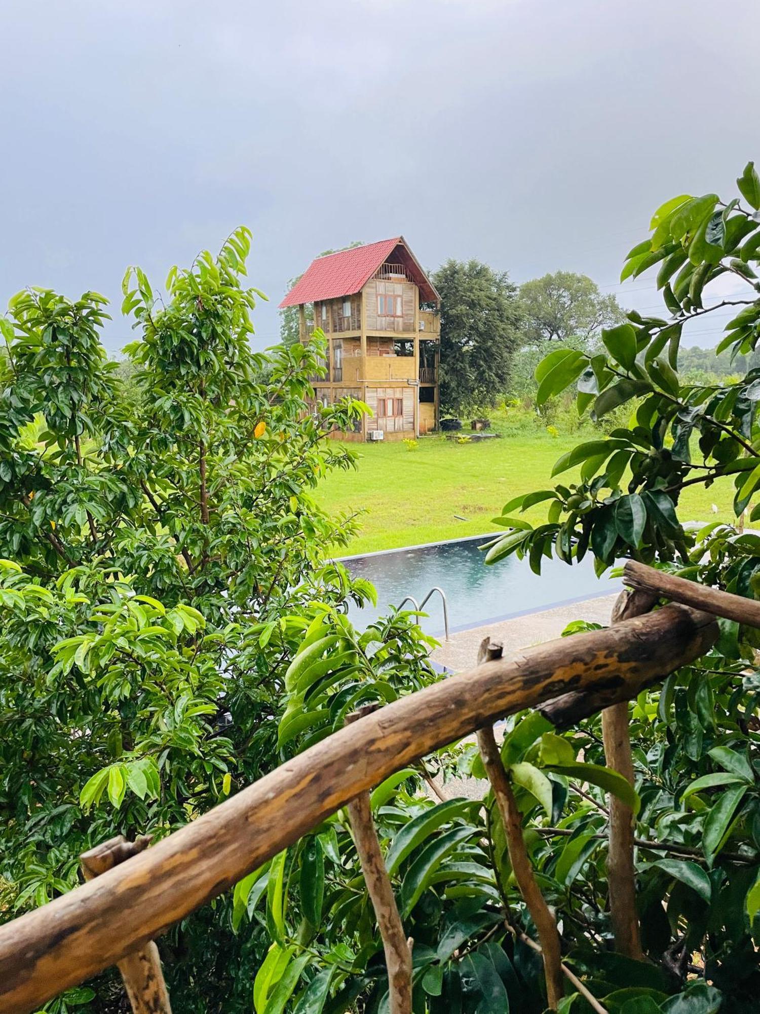 Отель Prana Ayurveda Chalet- Сигирия Экстерьер фото